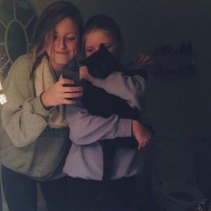 Meet your Posher, Chloe